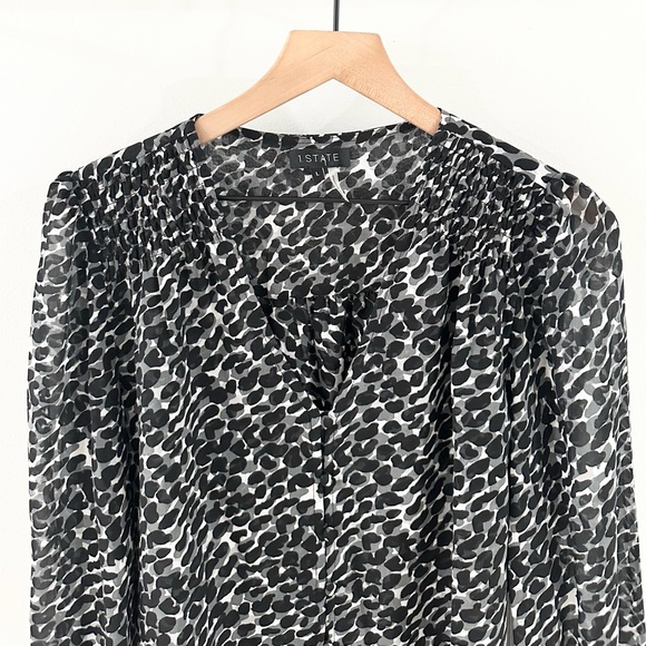 NWT 1. State Printed Smocked Blouse Black Gray Size Large - Picture 4 of 6